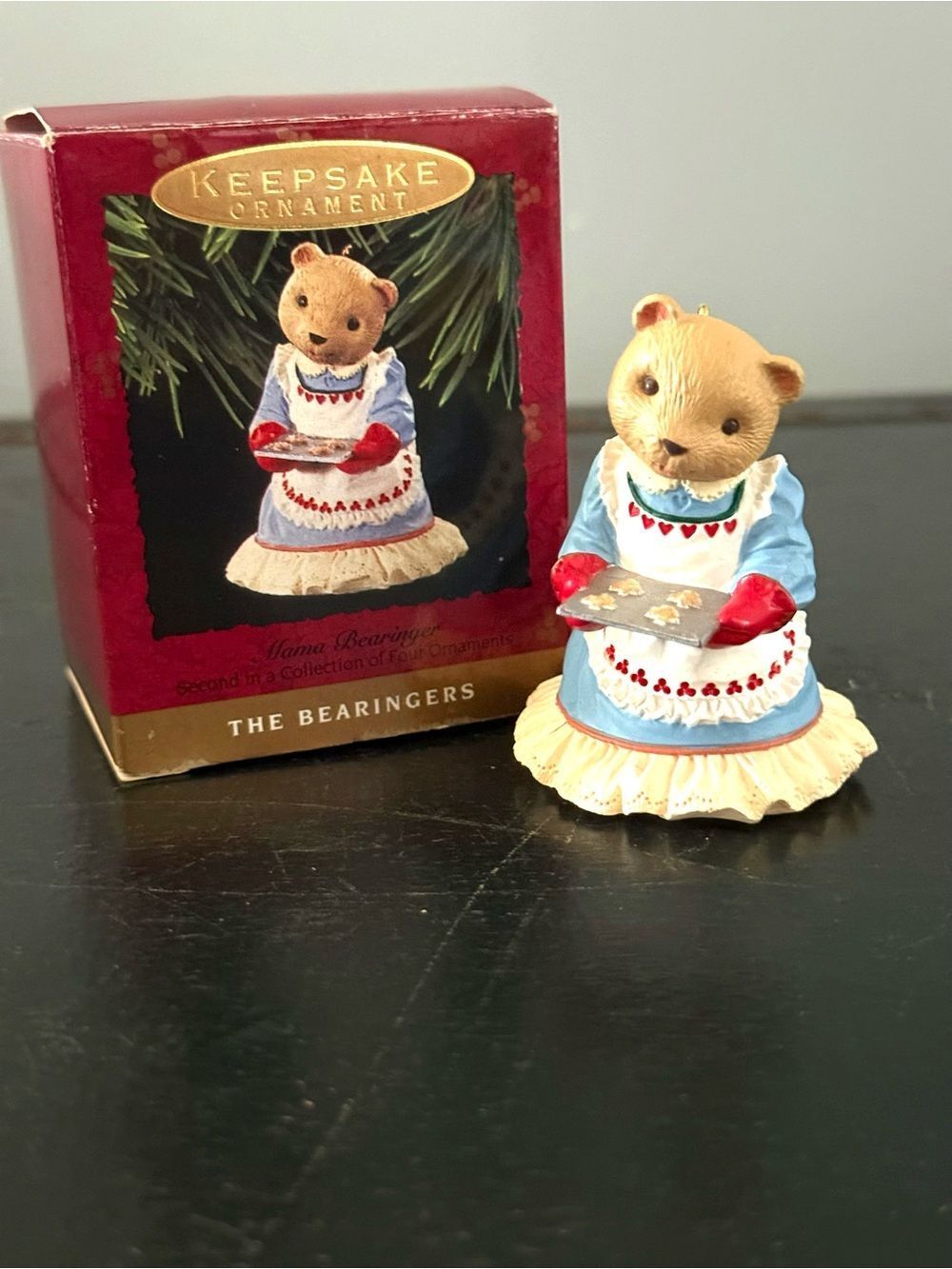 1993 NEW Christmas HALLMARK Bear Ornament “MAMA” THE BEARINGERS